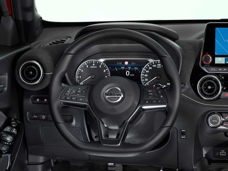 Nissan Juke steering wheel